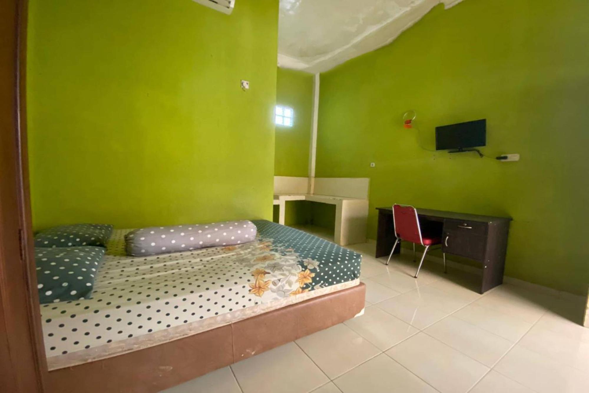 Oyo Life Afny Kost 1 Hotel Palembang Exterior foto