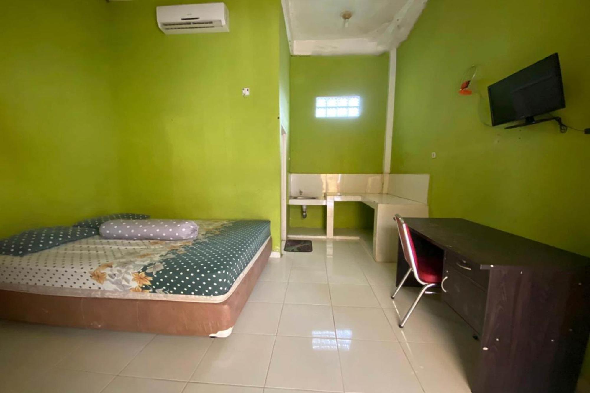 Oyo Life Afny Kost 1 Hotel Palembang Exterior foto